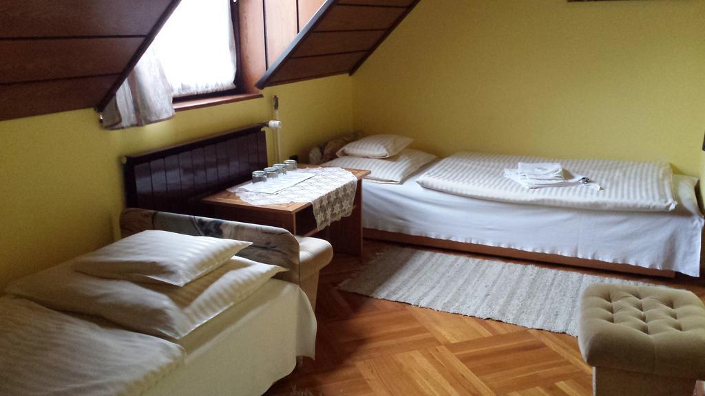 Bed and Breakfast Kocsis Panzió és Étterem Komárom Camera foto